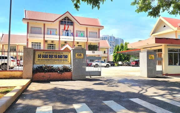 Hàng ngàn giáo viên ở Đắk Lắk bị nợ hơn 38 tỉ đồng tiền dạy thêm giờ