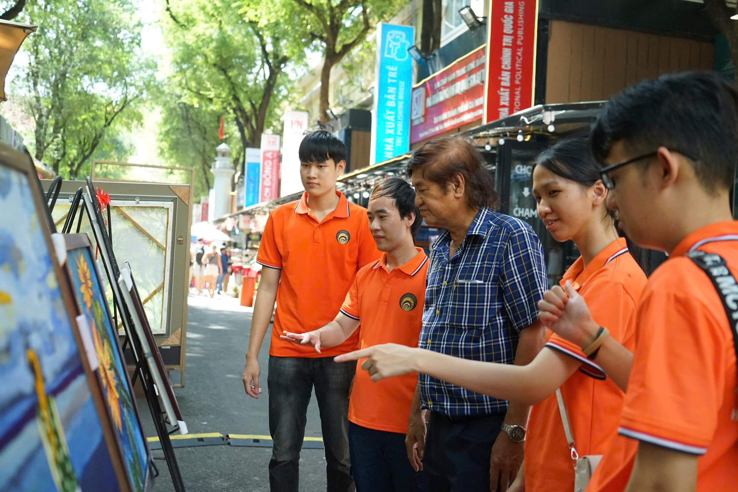Cuộc thi viết “LÒNG TỐT QUANH TA”: Nơi sắc màu thay tiếng nói - Ảnh 1.