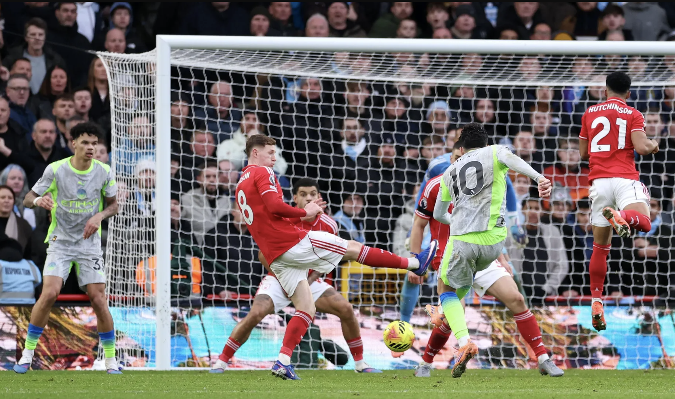 "Vua kiến tạo" Cherki hạ gục Nottingham Forest, Man City soán ngôi đầu Ngoại hạng - Ảnh 5.
