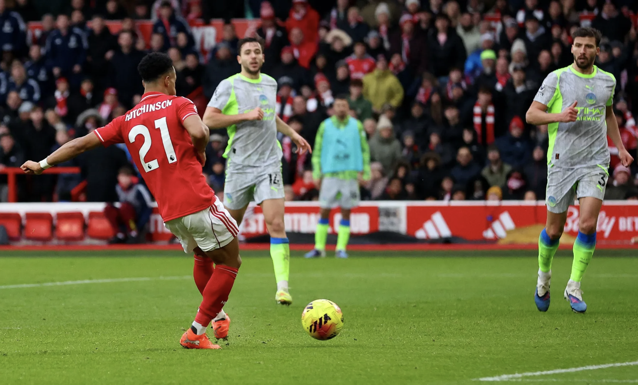 "Vua kiến tạo" Cherki hạ gục Nottingham Forest, Man City soán ngôi đầu Ngoại hạng - Ảnh 4.