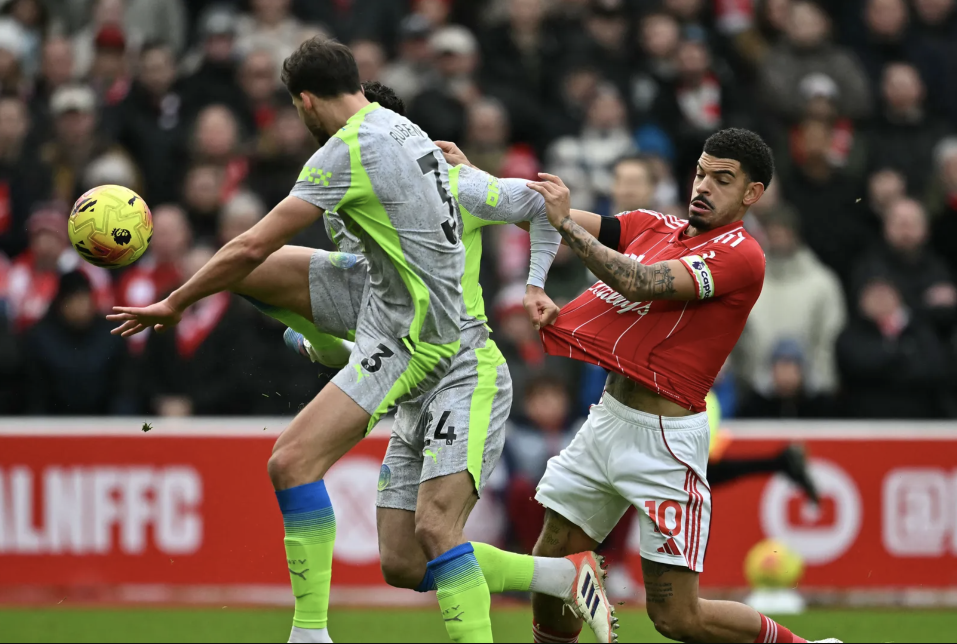 "Vua kiến tạo" Cherki hạ gục Nottingham Forest, Man City soán ngôi đầu Ngoại hạng - Ảnh 2.