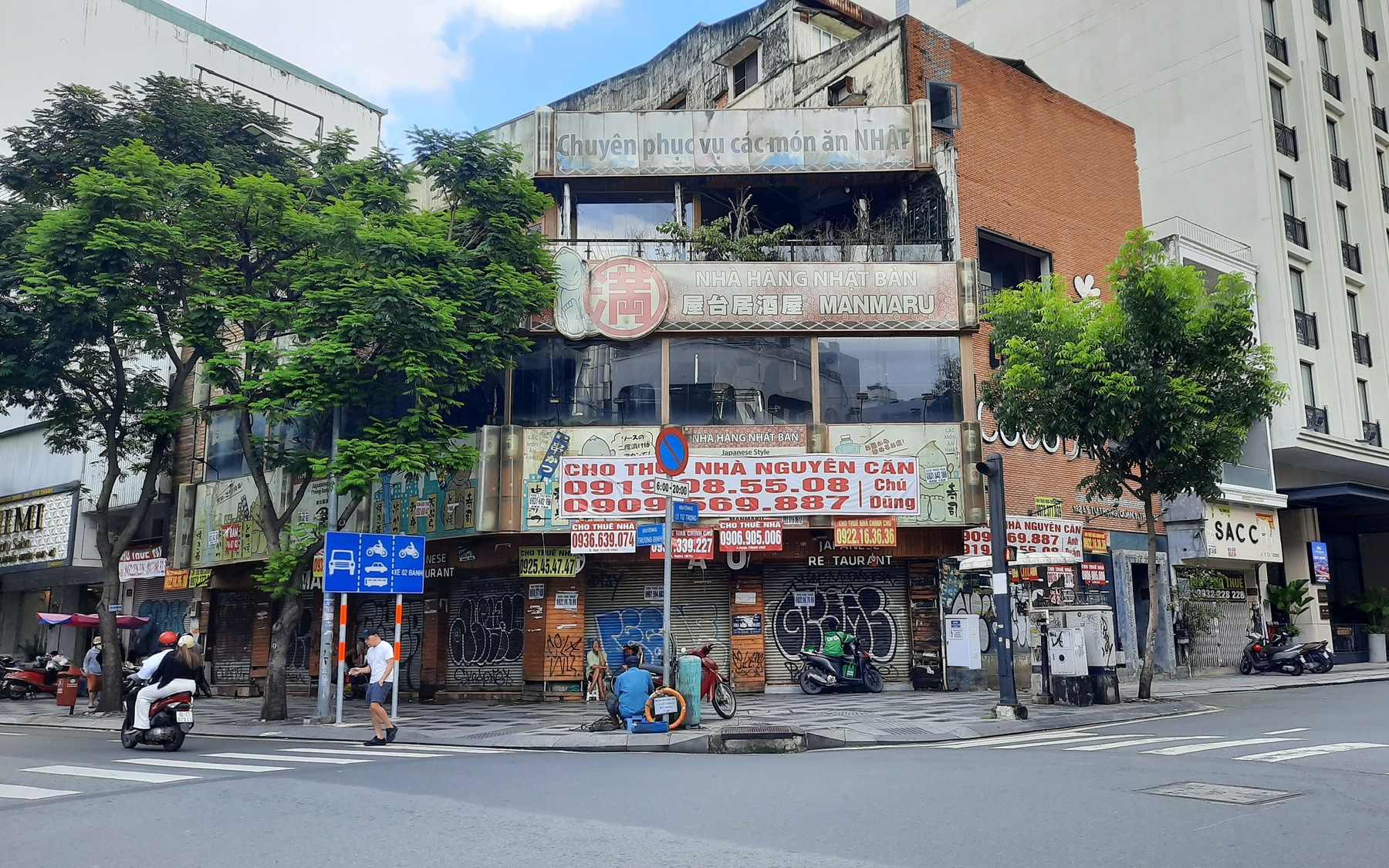 Nghịch lý mặt bằng cho thuê cuối năm