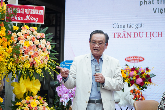 Tập s&aacute;ch của TS Trần Du Lịch: Khơi dậy niềm tin, kh&aacute;t vọng đổi mới - Ảnh 2.