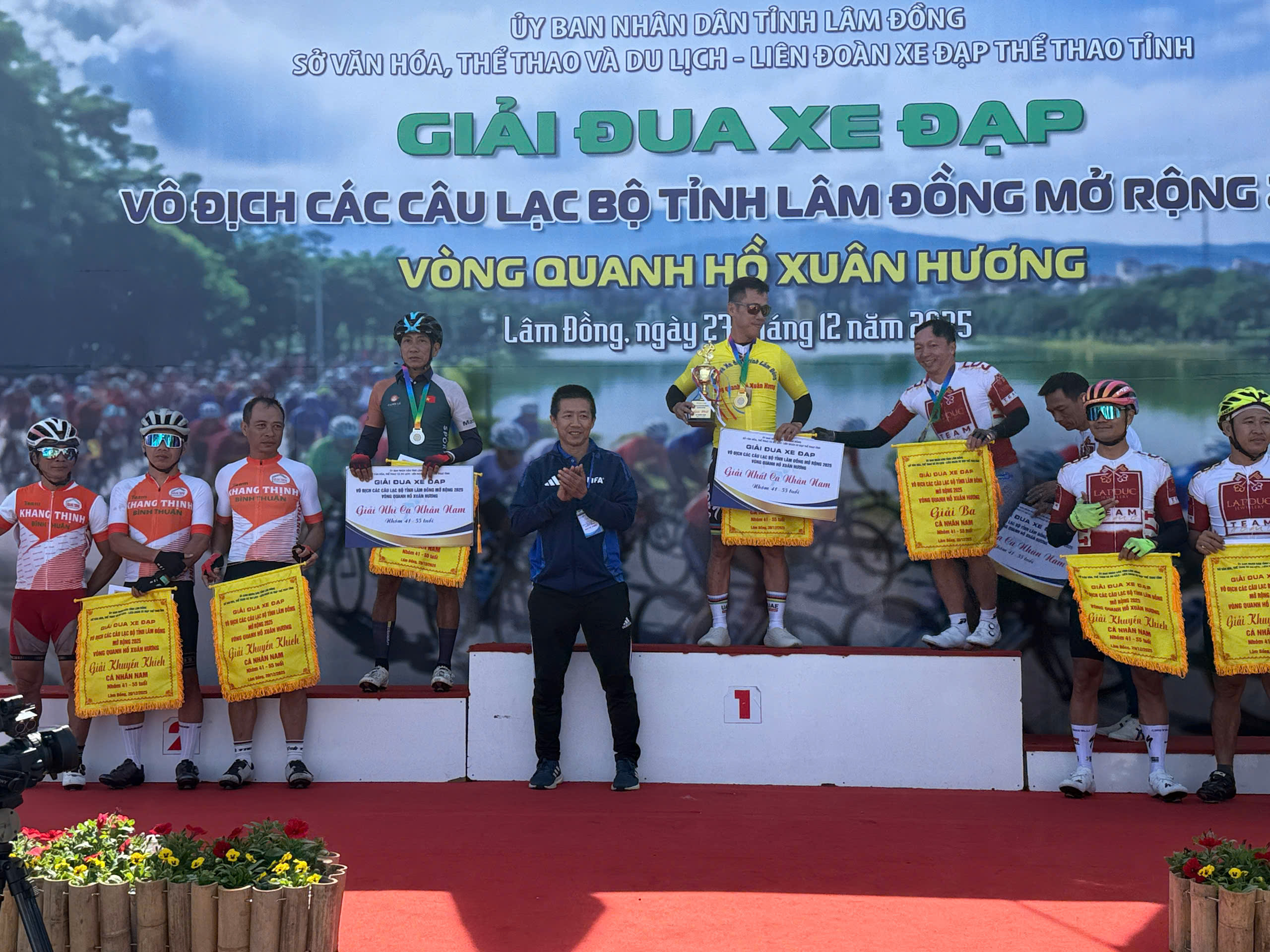 Gần 200 vận động viên đua xe đạp thi tài quanh hồ Xuân Hương Đà Lạt - Ảnh 5.