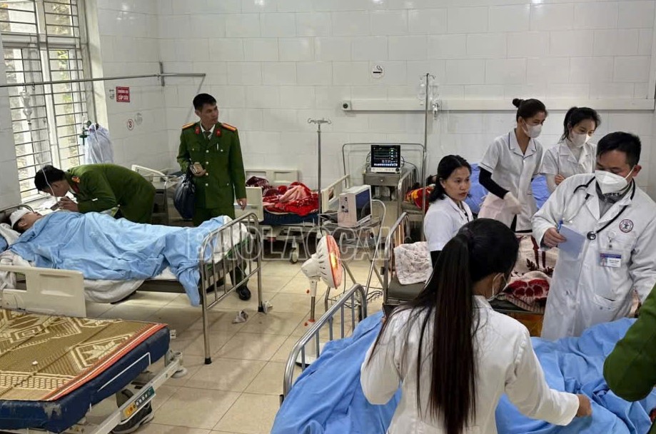 Danh t&iacute;nh c&aacute;c nạn nh&acirc;n vụ lật xe kh&aacute;ch chở đo&agrave;n thiện nguyện khiến 9 người chết, 9 người bị thương - Ảnh 2.