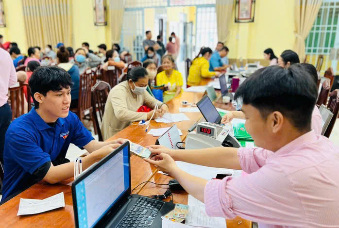 Từ 1-1-2026, người lao động c&oacute; thể vay vốn l&ecirc;n đến 200 triệu để tự tạo việc l&agrave;m - Ảnh 1.