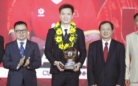 Hoàng Đức xứng đáng đoạt Quả bóng vàng Việt Nam 2025?
