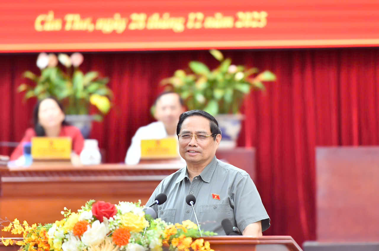 Thủ tướng Phạm Minh Chính công bố 2 máy xạ trị cho Bệnh viện Ung bướu Cần Thơ - Ảnh 1.