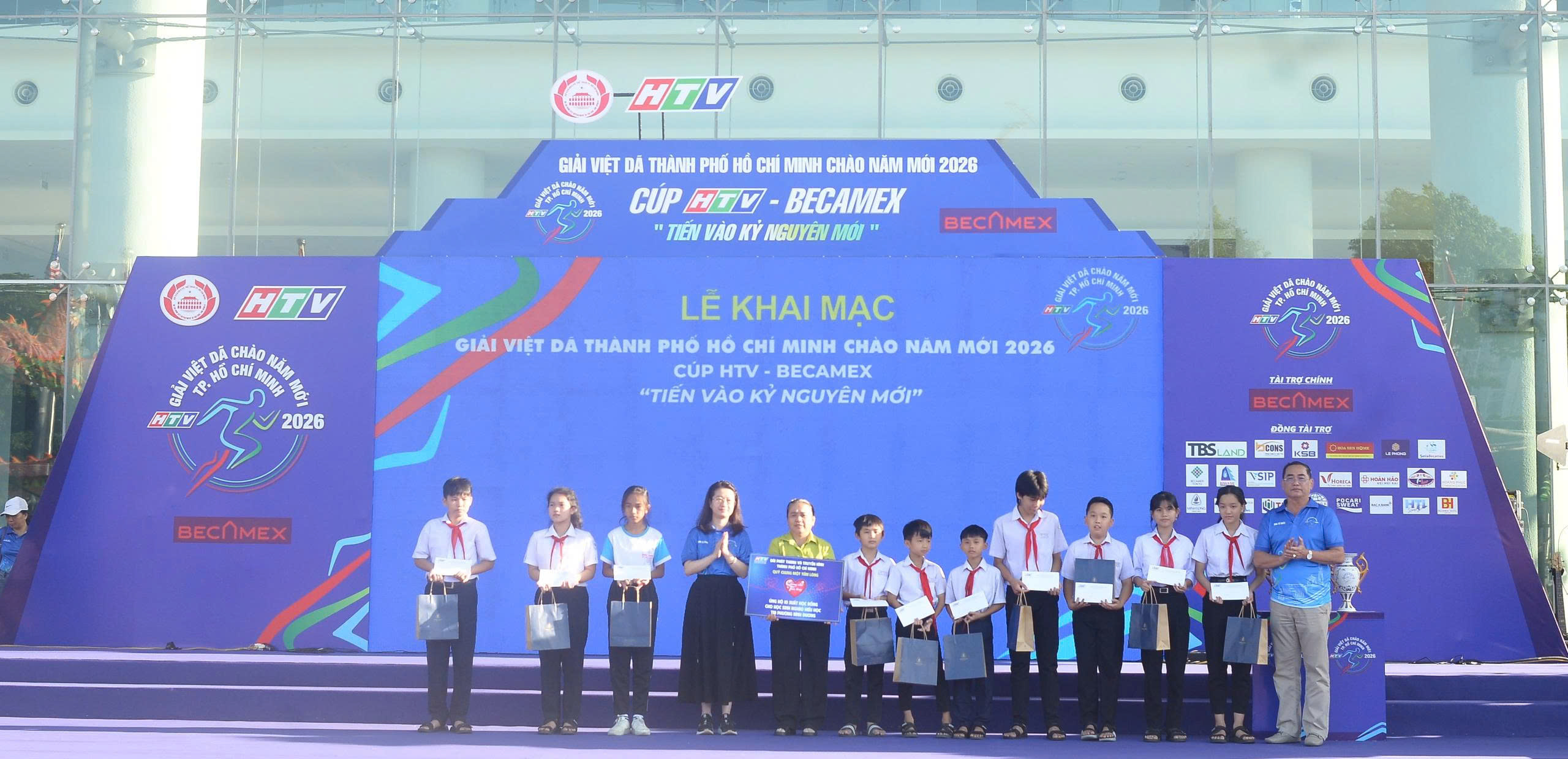 Giải Việt dã TP HCM chào năm mới 2026: Tiến vào kỷ nguyên mới - Ảnh 4.