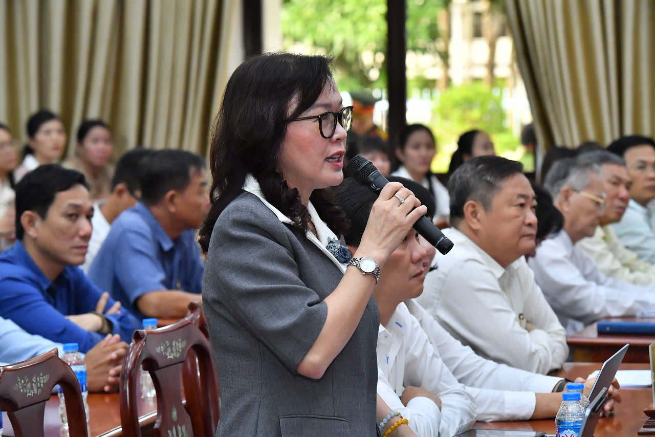 Thủ tướng Phạm Minh Chính công bố 2 máy xạ trị cho Bệnh viện Ung bướu Cần Thơ - Ảnh 5.
