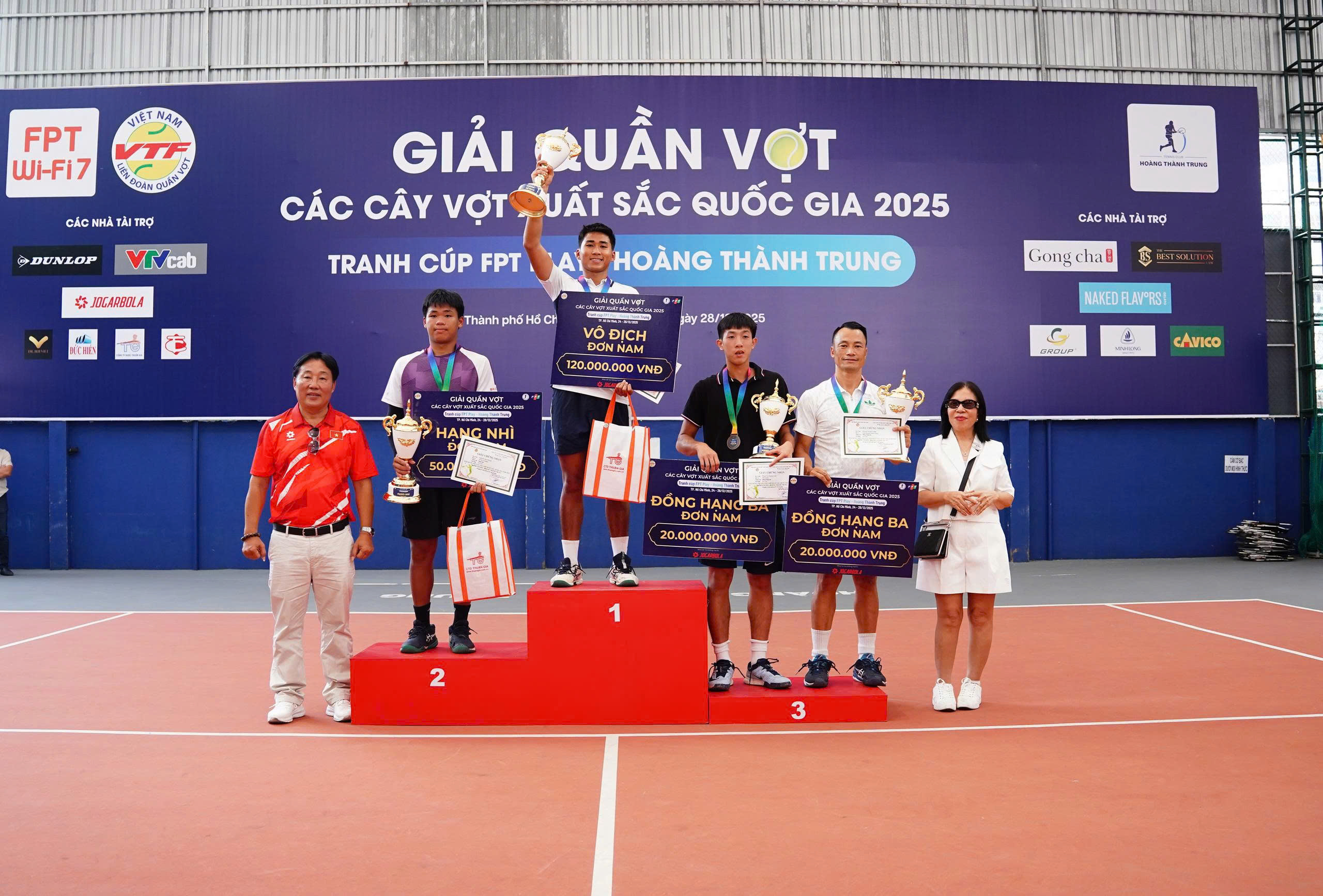 Vũ H&agrave; Minh Đức v&ocirc; địch Giải quần vợt c&aacute;c c&acirc;y vợt xuất sắc quốc gia 2025 - Ảnh 1.