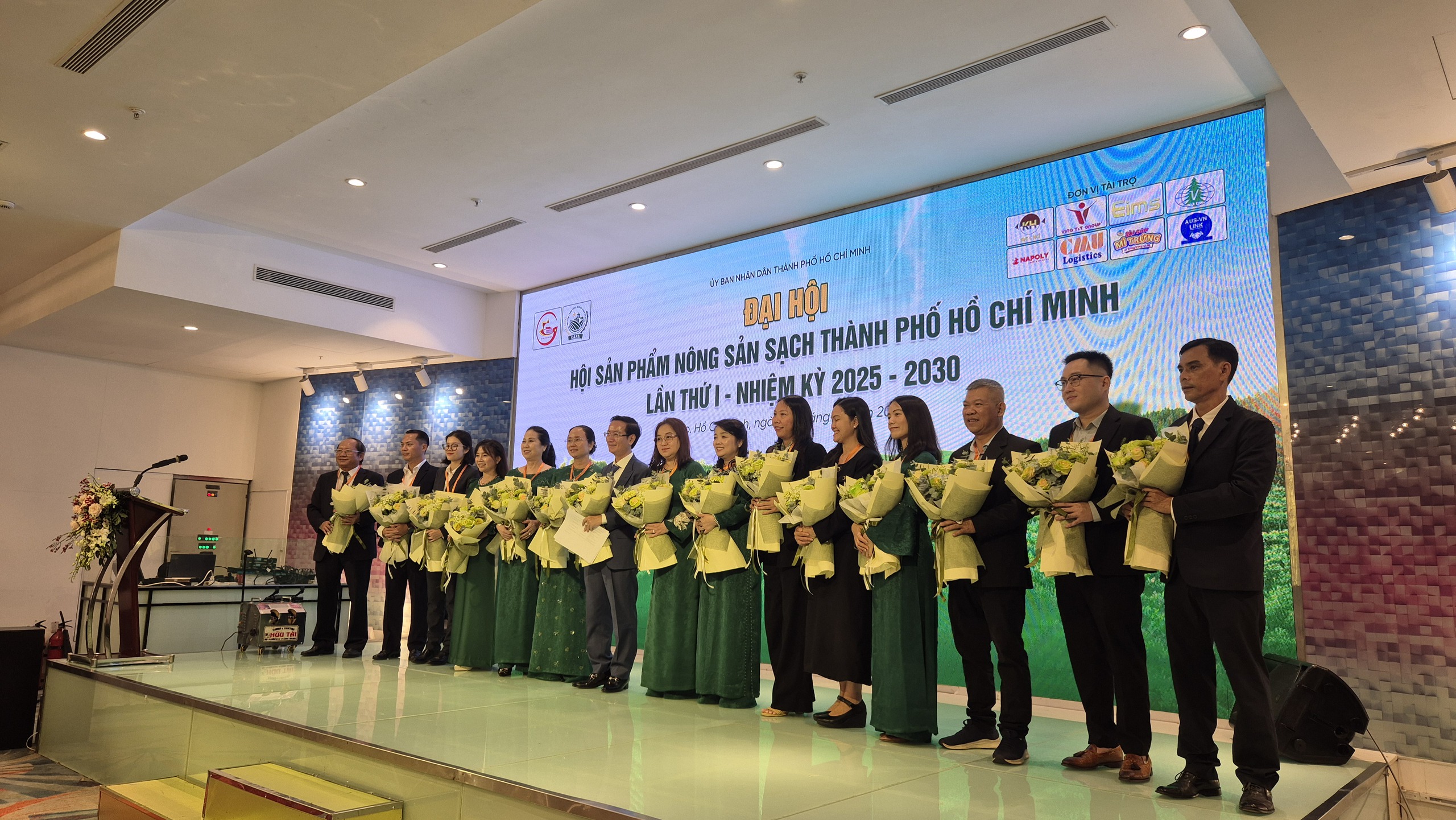 Đưa nông sản sạch thành quà tặng Tết cao cấp cho mùa lễ hội thêm ý nghĩa - Ảnh 3.