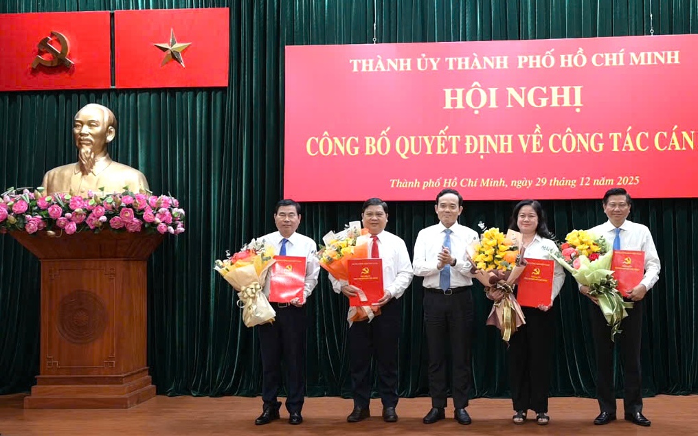 Kiện toàn Ban Chỉ đạo phòng, chống tham nhũng, lãng phí, tiêu cực TPHCM - Ảnh 2.