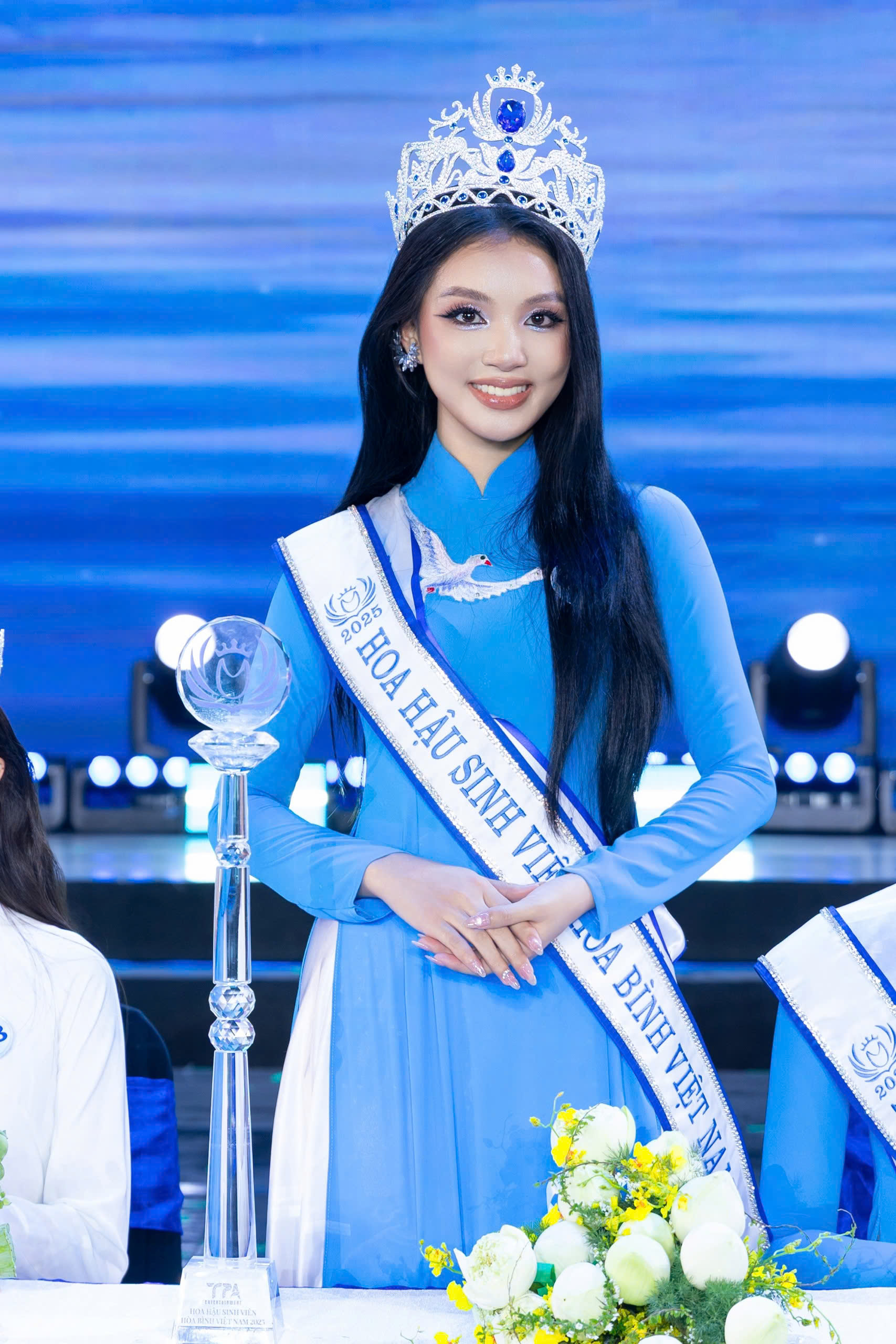 Nguyễn Phương Thanh đăng quang "Hoa hậu Sinh viên Hòa bình Việt Nam" - Ảnh 1.