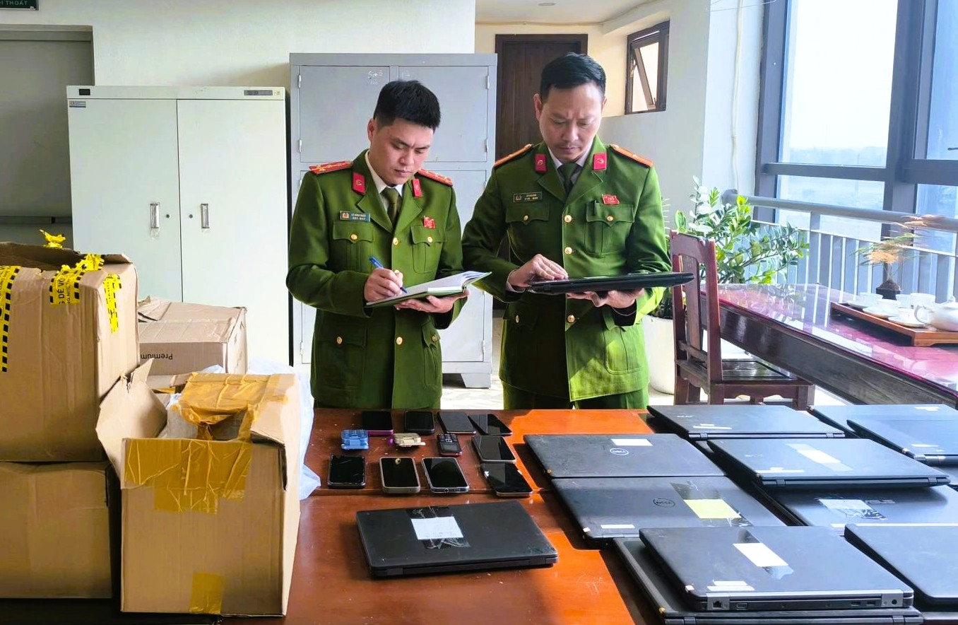 Triệt ph&aacute; đường d&acirc;y lừa đảo, bắt nhiều chủ tịch, gi&aacute;m đốc c&ocirc;ng ty "ma" - Ảnh 3.