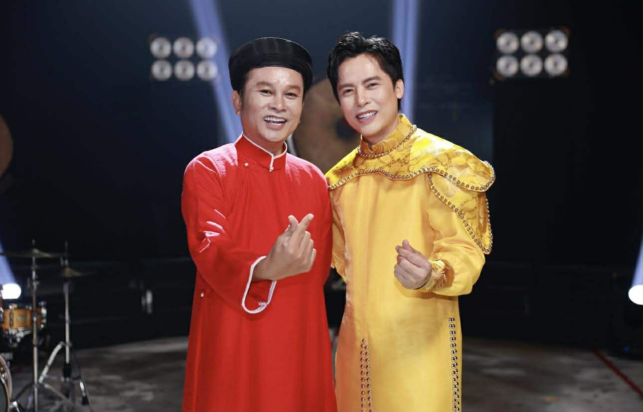 Ca sĩ Minh Sang phối hợp với NSND Hữu Quốc t&ocirc;n vinh h&agrave;o kh&iacute; chiến sĩ qu&acirc;n đội Nh&acirc;n d&acirc;n Việt Nam - Ảnh 1.