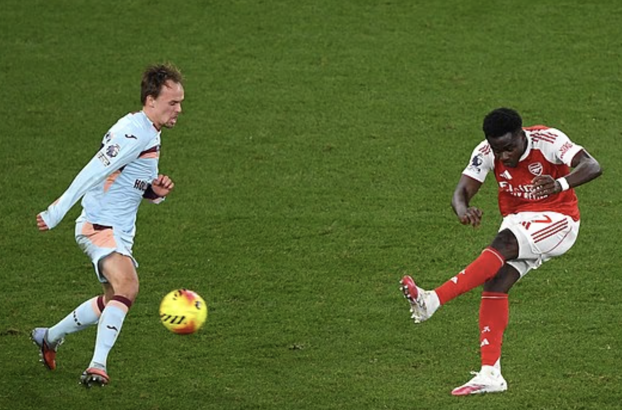 Đánh bại Brentford, Arsenal giữ vững ngôi đầu Ngoại hạng - Ảnh 4.