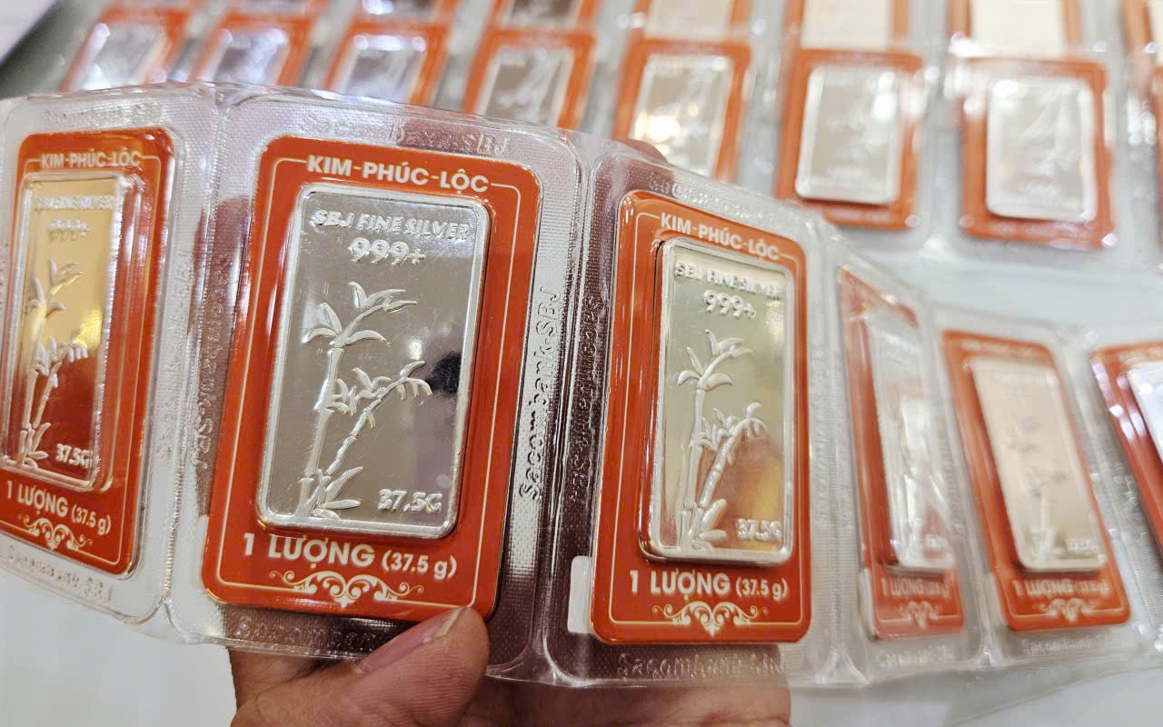 Giá bạc hôm nay 8 - 12: Bất ngờ giảm nhưng vẫn ở đỉnh lịch sử - Ảnh 1.