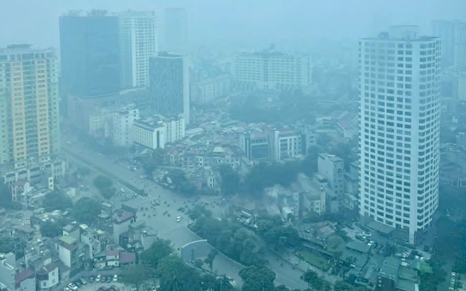 Hà Nội ô nhiễm không khí từ sáng tới đêm
