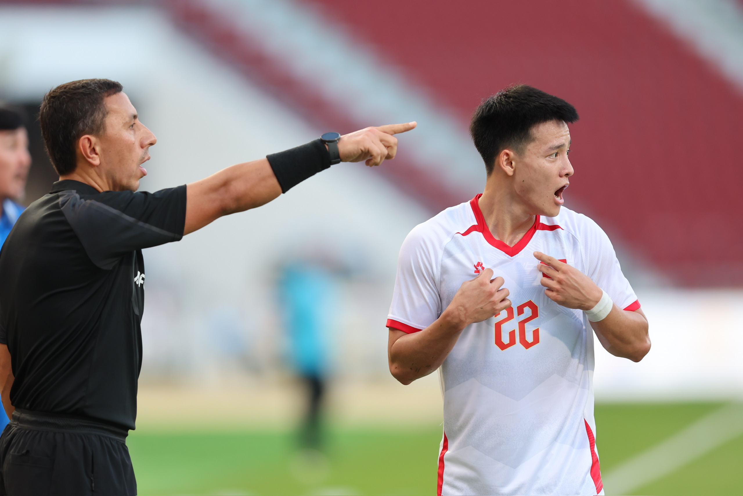 Clip b&agrave;n thắng g&acirc;y tranh c&atilde;i của Nguyễn Đ&igrave;nh Bắc tại SEA Games 33 - Ảnh 5.
