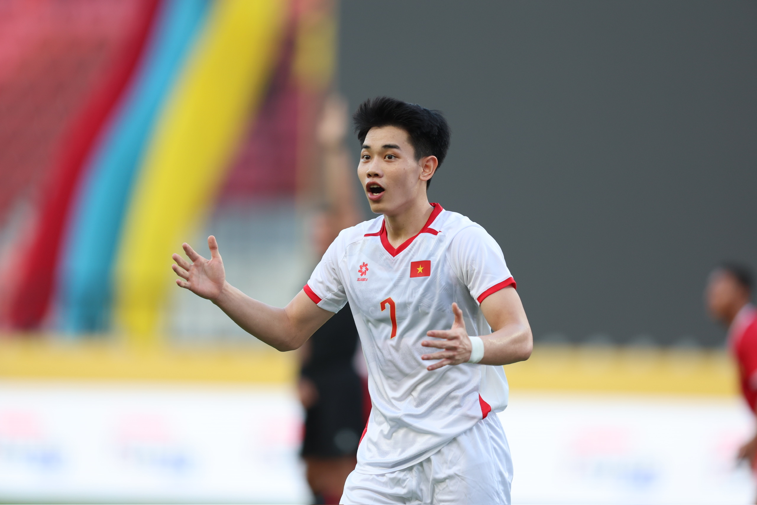 Clip b&agrave;n thắng g&acirc;y tranh c&atilde;i của Nguyễn Đ&igrave;nh Bắc tại SEA Games 33 - Ảnh 2.