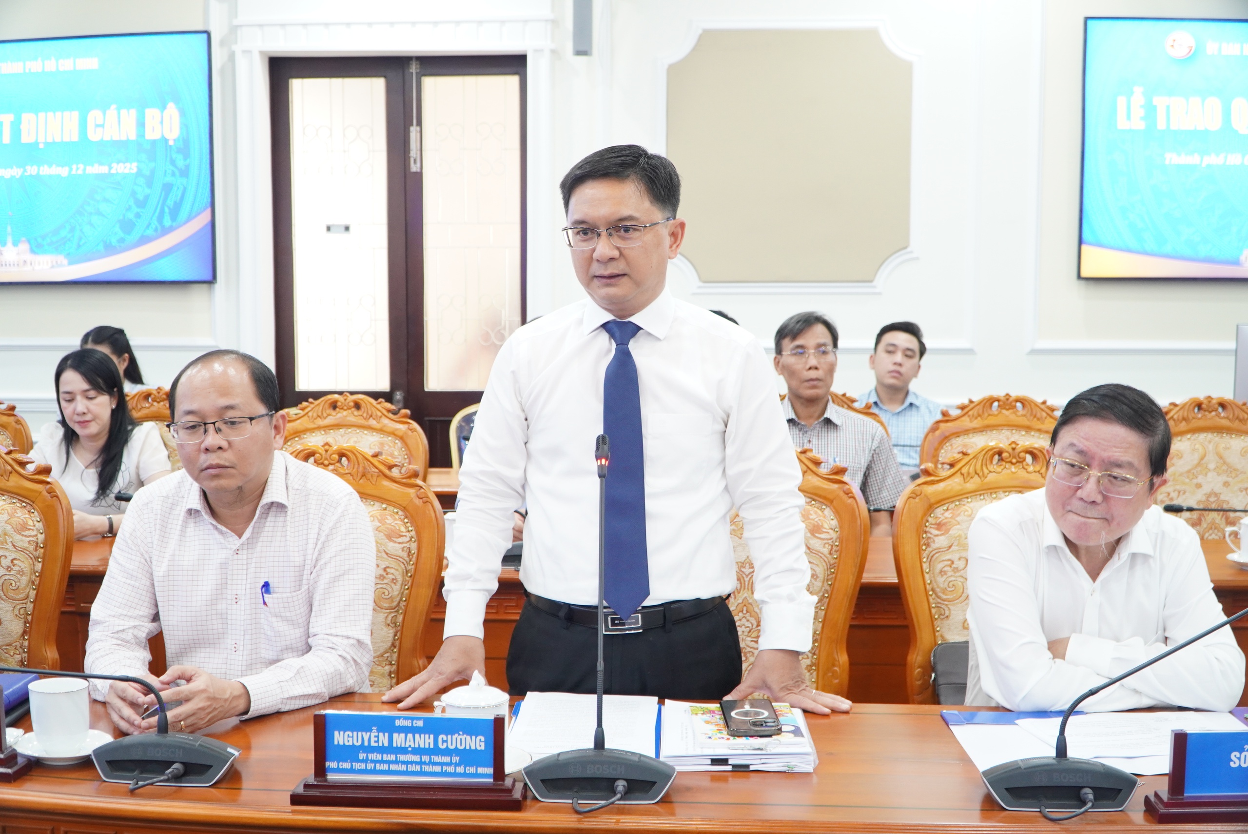 TPHCM: bổ nhiệm Ph&oacute; Ch&aacute;nh Văn ph&ograve;ng UBND th&agrave;nh phố v&agrave; Gi&aacute;m đốc, Chủ tịch c&aacute;c đơn vị - Ảnh 3.
