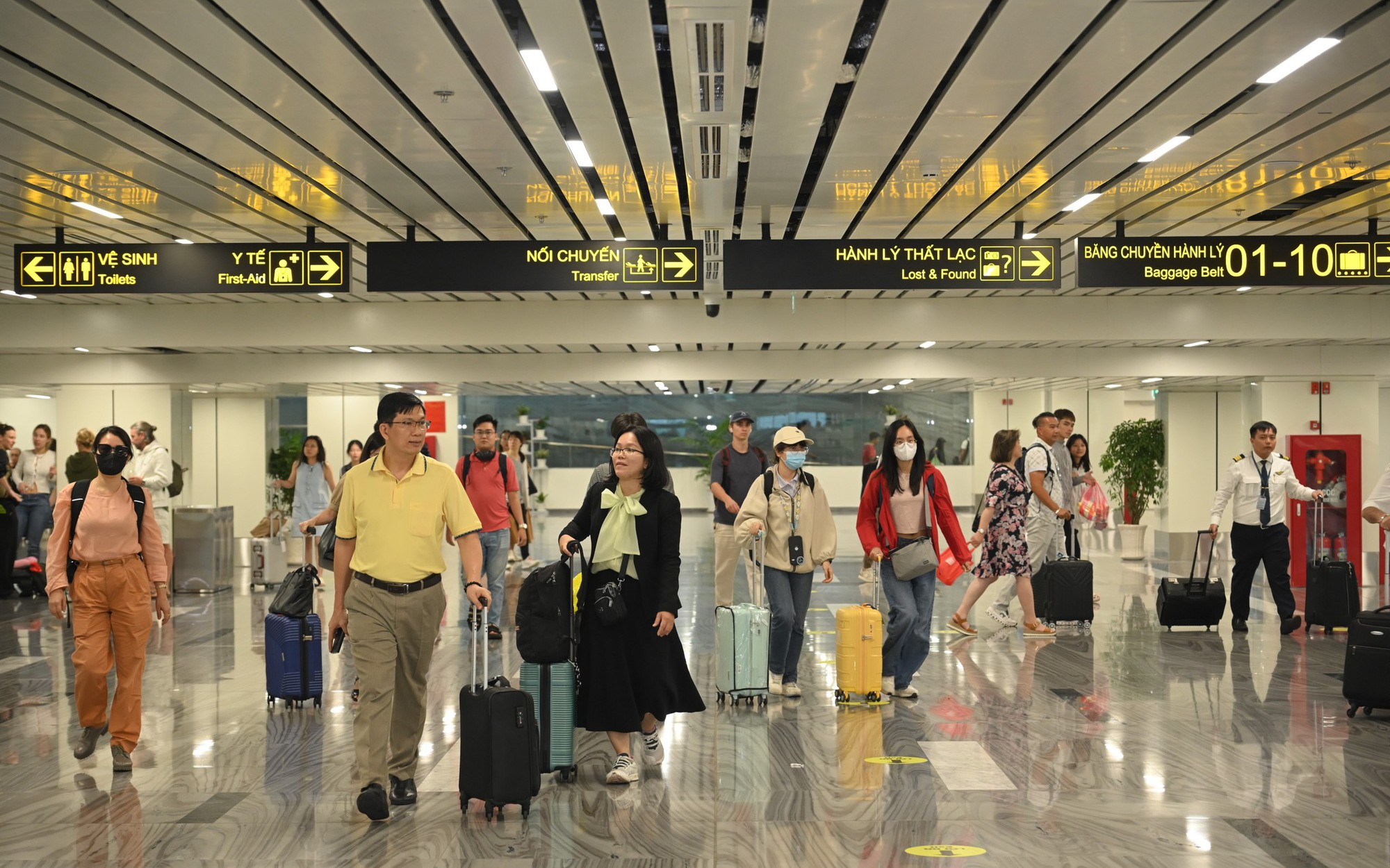 Tết Dương lịch, hành khách ở Tân Sơn Nhất cần làm gì để tránh chậm, lỡ chuyến bay?