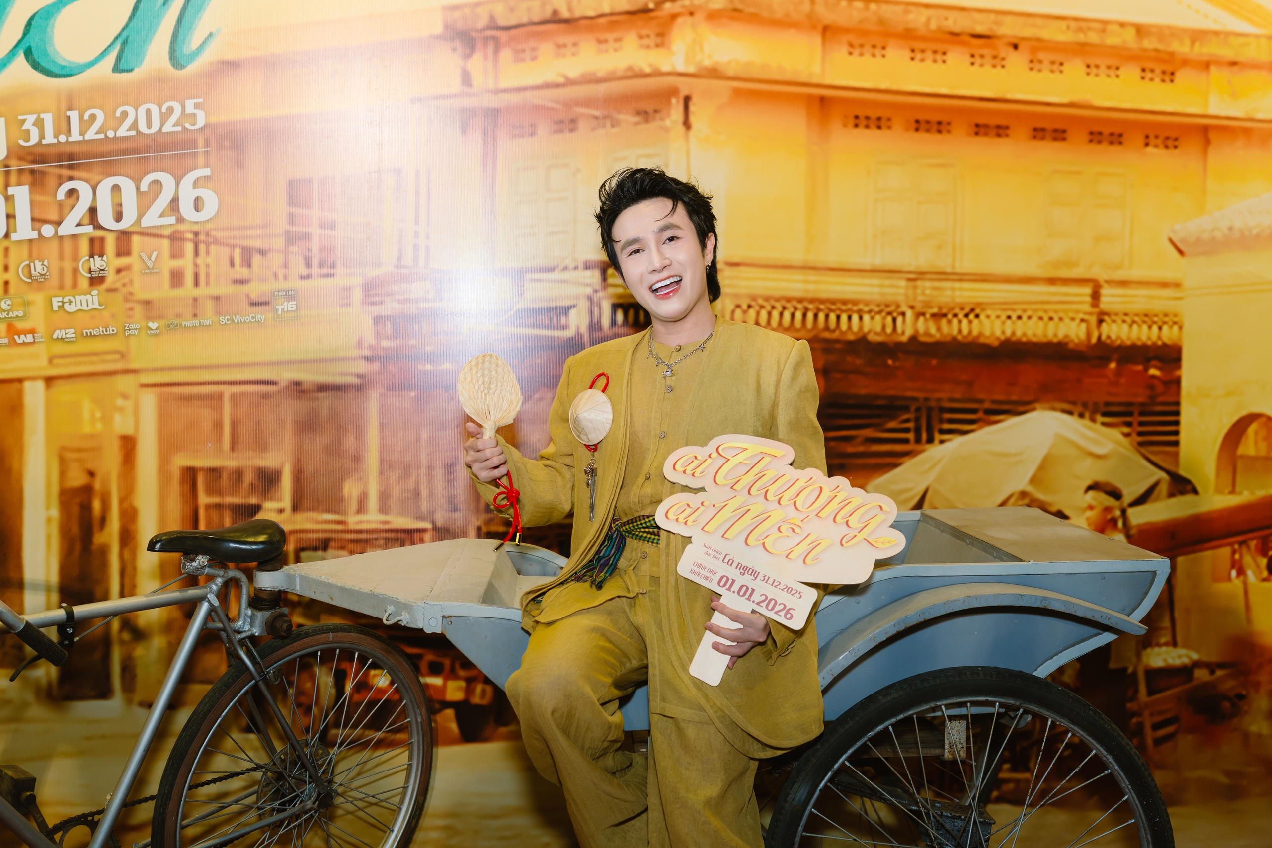 Trấn Thành và Trường Giang chúc mừng Thu Trang, Tiến Luật - Ảnh 11.