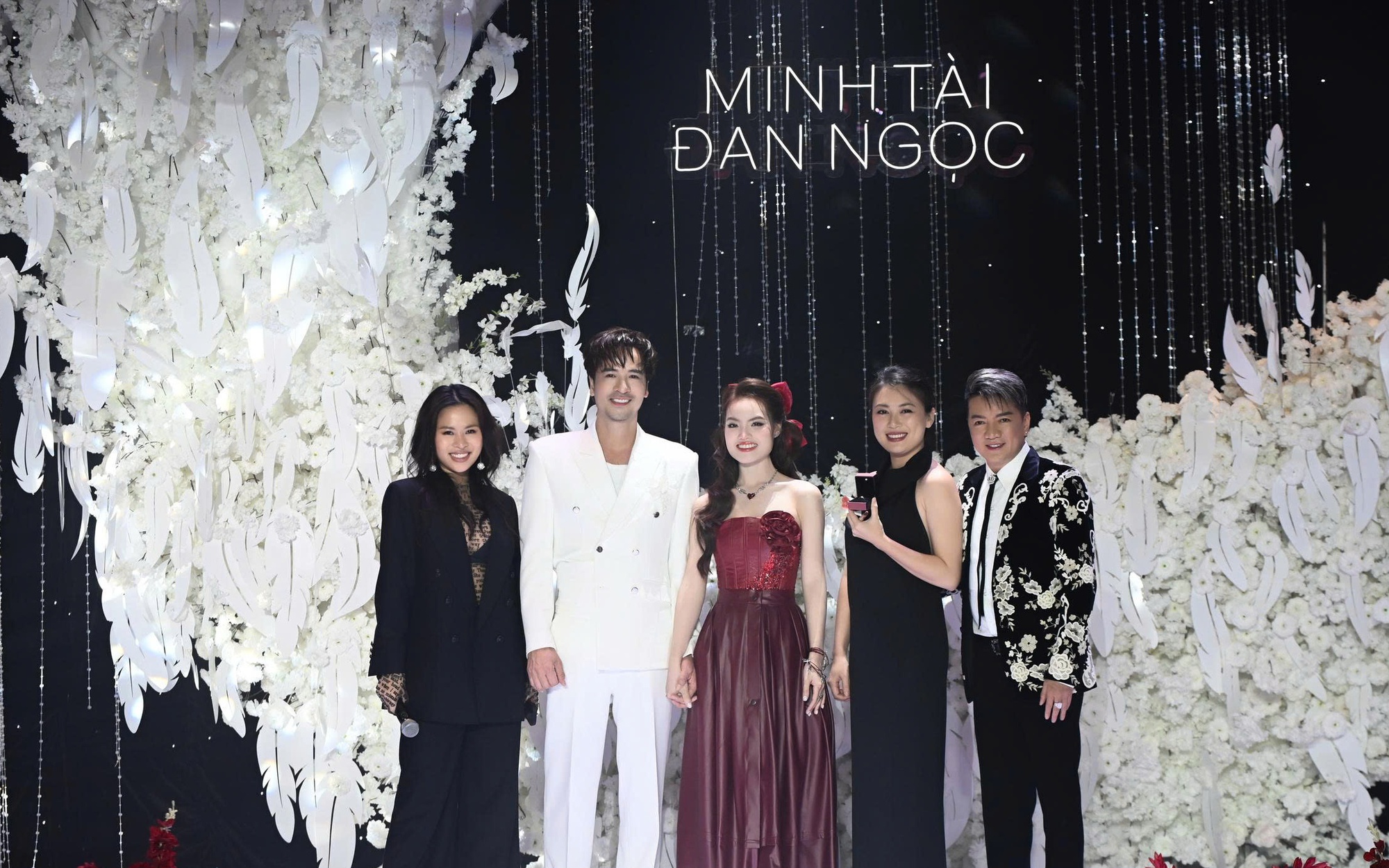 Đàm Vĩnh Hưng hủy nhiều show diễn để dự đám cưới Sunny Đan Ngọc