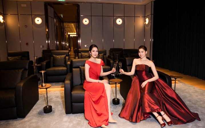 Theo chân Sao Việt trải nghiệm “cuộc sống hàng hiệu” tại Grand Marina Saigon