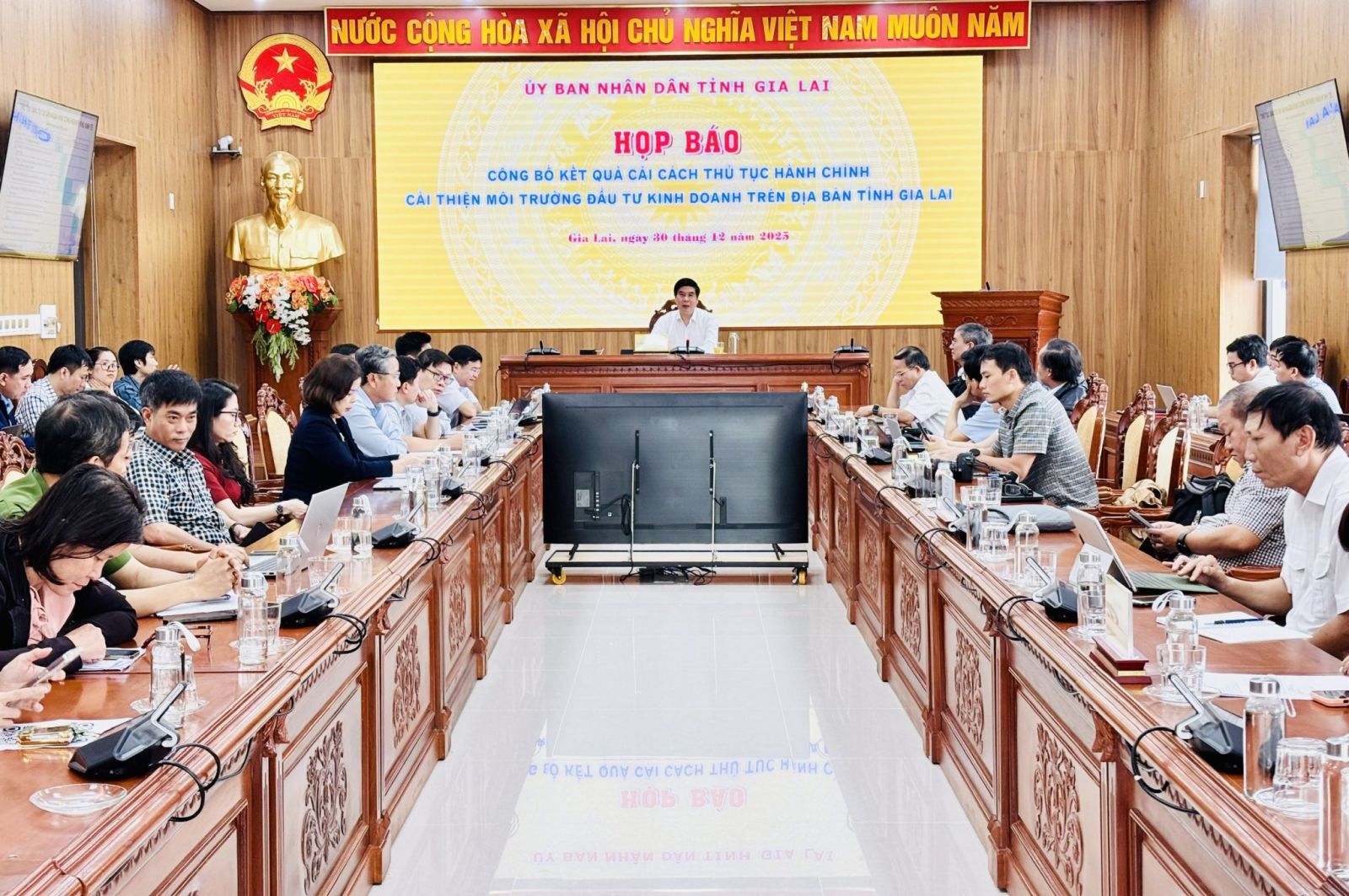 Gia Lai quyết t&acirc;m kiến tạo m&ocirc;i trường đầu tư th&ocirc;ng tho&aacute;ng, minh bạch - Ảnh 1.