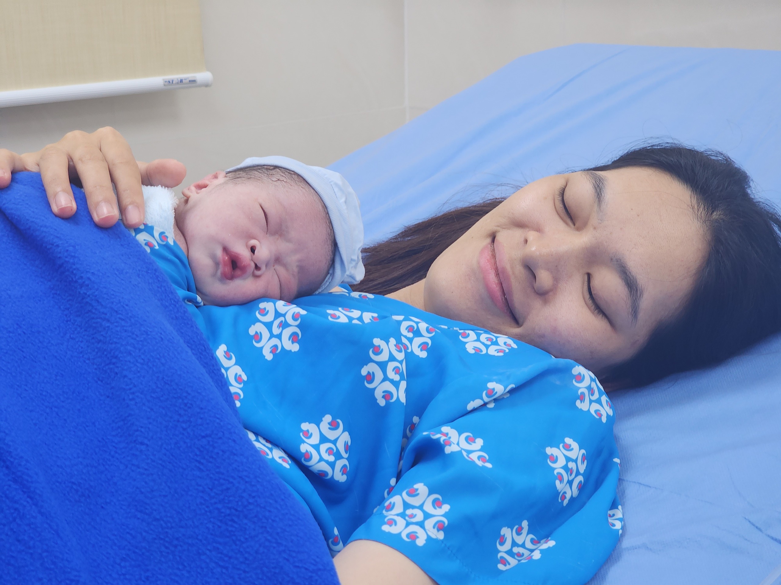 Ngắm những em b&eacute; đầu ti&ecirc;n của năm 2026 ch&agrave;o đời tại Bệnh viện Từ Dũ - Ảnh 6.