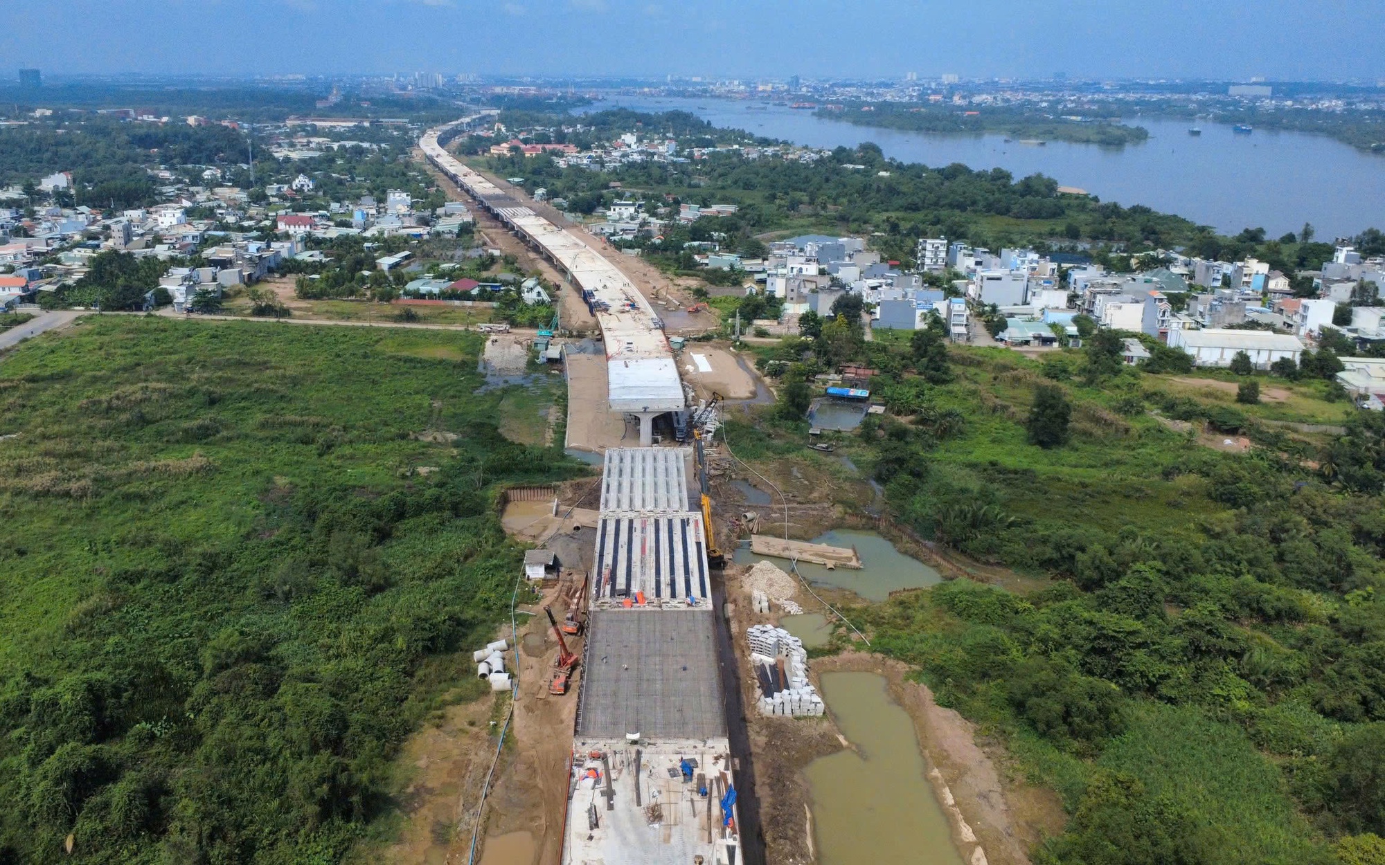 Thêm "đường băng" cho TP HCM bay cao