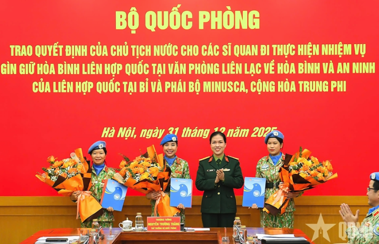 Trao quyết định cử sĩ quan đi làm nhiệm vụ gìn giữ hòa bình Liên Hợp quốc - Ảnh 7.