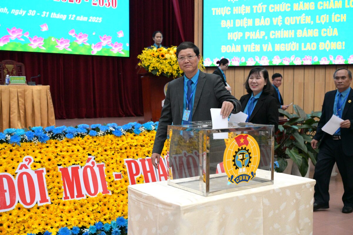 Đại hội C&ocirc;ng đo&agrave;n cao su Việt Nam: B&agrave; Huỳnh Thị Cẩm Hồng được bầu l&agrave;m chủ tịch C&ocirc;ng đo&agrave;n ng&agrave;nh - Ảnh 3.
