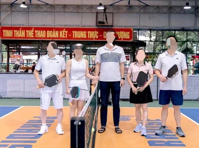 Bí thư xã bị “tố” bỏ lớp bồi dưỡng để chơi Pickleball nhận án kỷ luật - Ảnh 1.