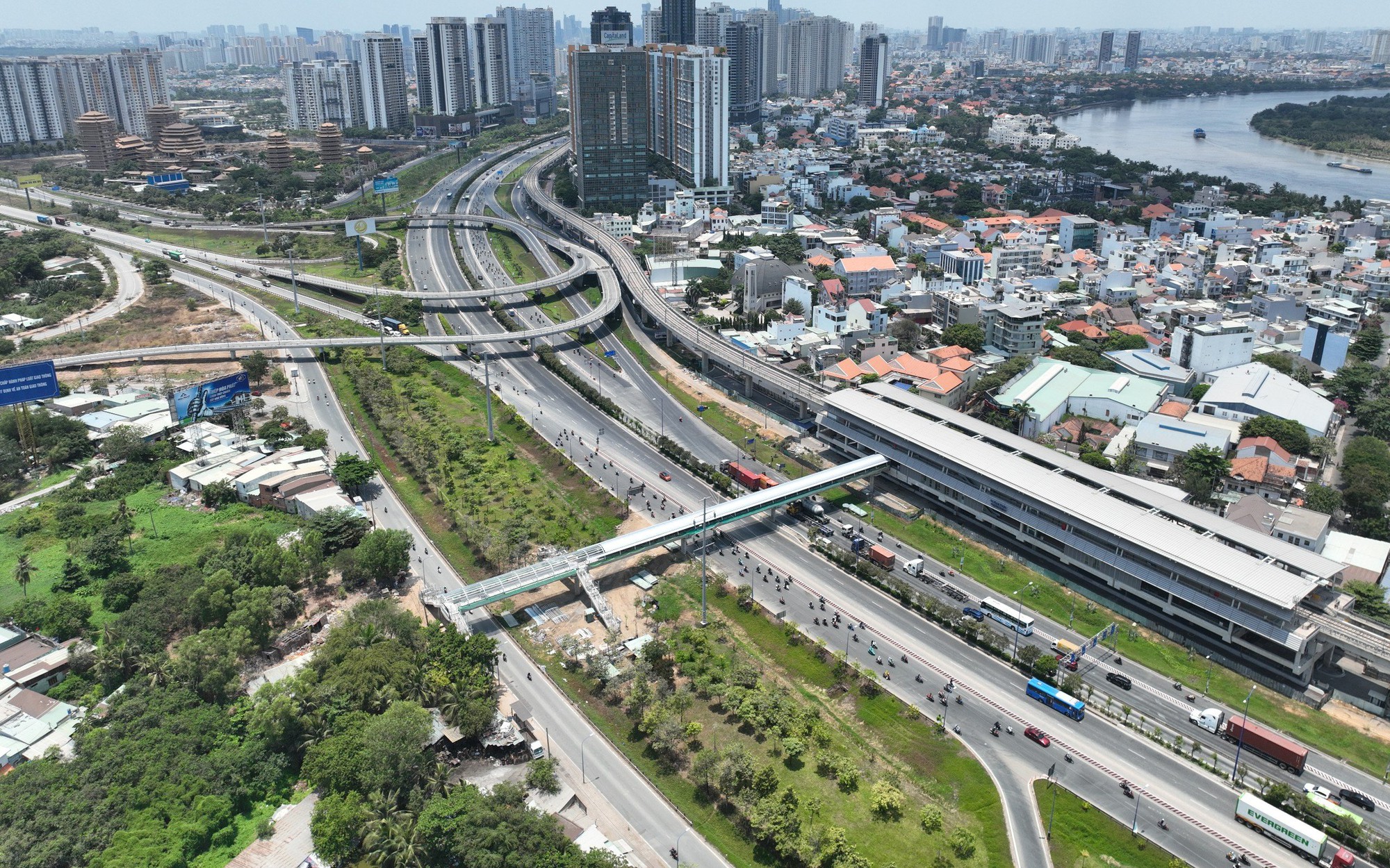 Từ hôm nay, một nhánh đường nút giao Cát Lái lưu thông theo phương án mới