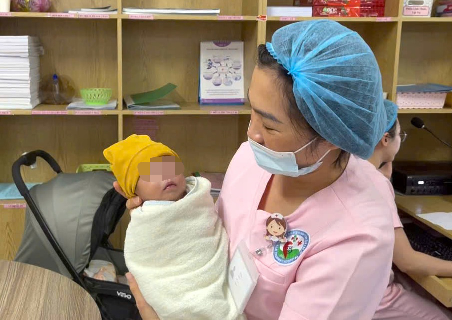 Th&ocirc;ng tin mới vụ b&eacute; sơ sinh bị "v&ugrave;i lấp" trong đ&ecirc;m ở Gia Lai - Ảnh 1.