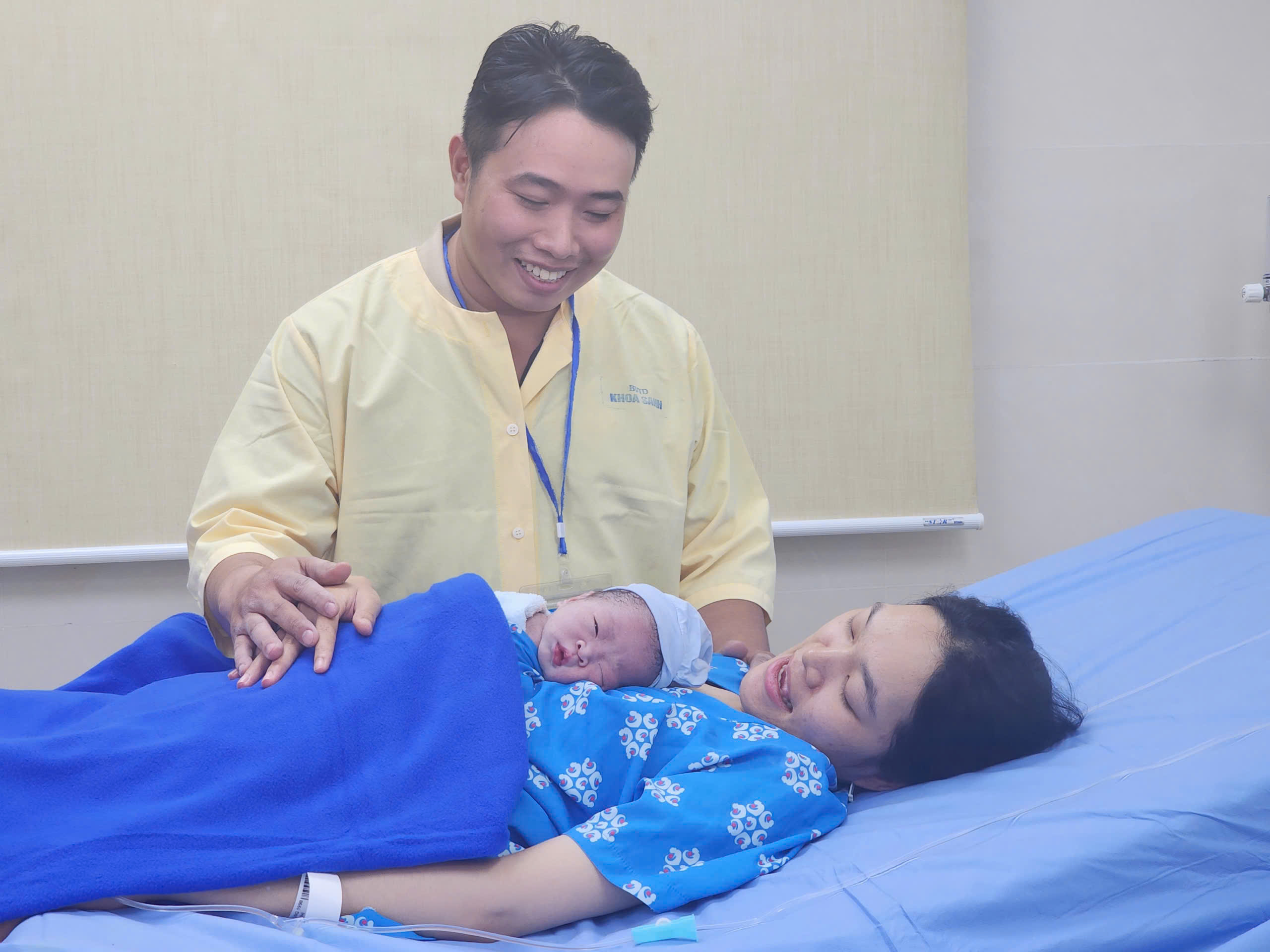 Ngắm những em b&eacute; đầu ti&ecirc;n của năm 2026 ch&agrave;o đời tại Bệnh viện Từ Dũ - Ảnh 5.