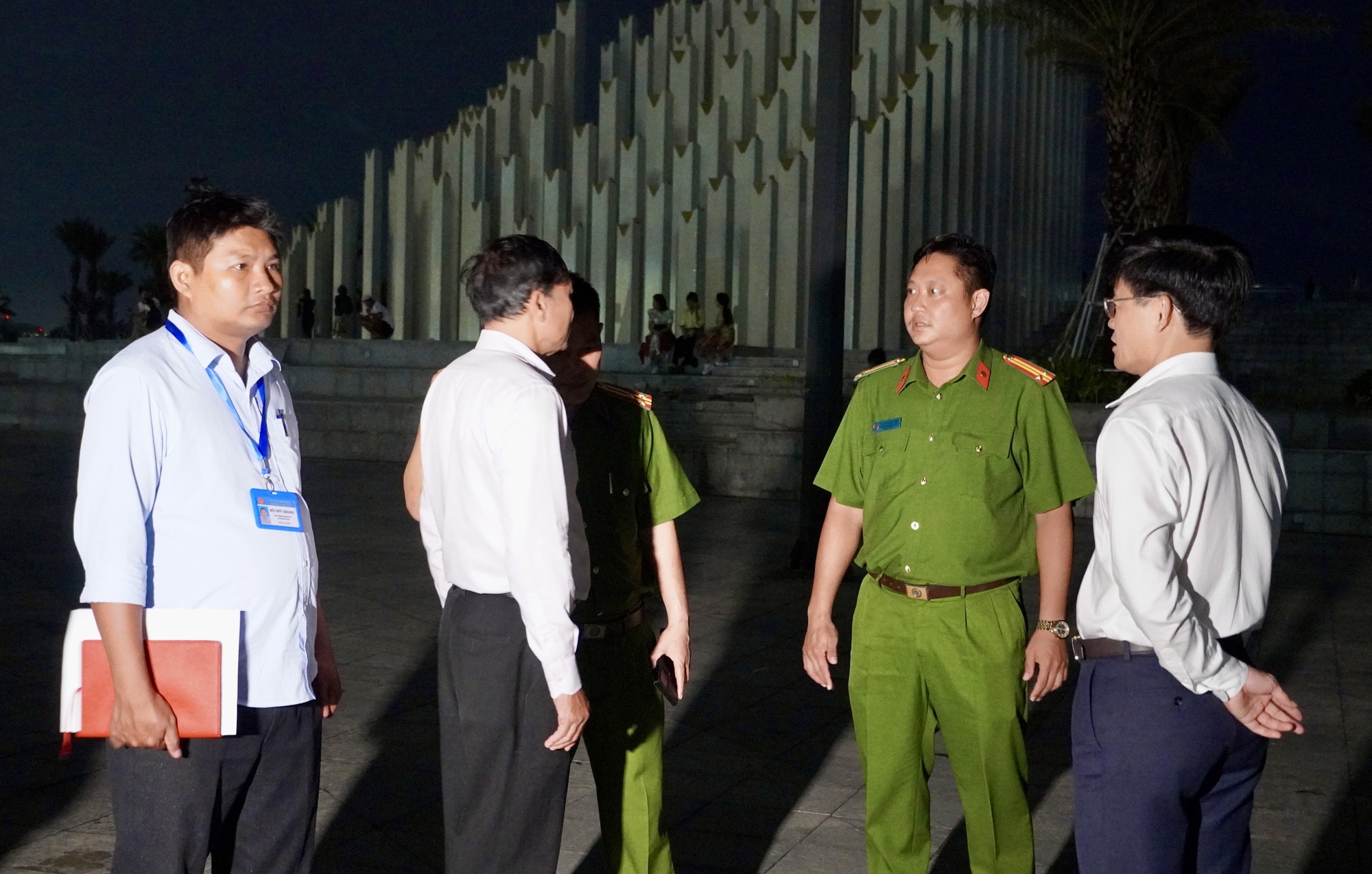 Phường Vũng T&agrave;u siết chặt quản l&yacute; trật tự tại C&ocirc;ng vi&ecirc;n B&atilde;i Sau - Ảnh 2.
