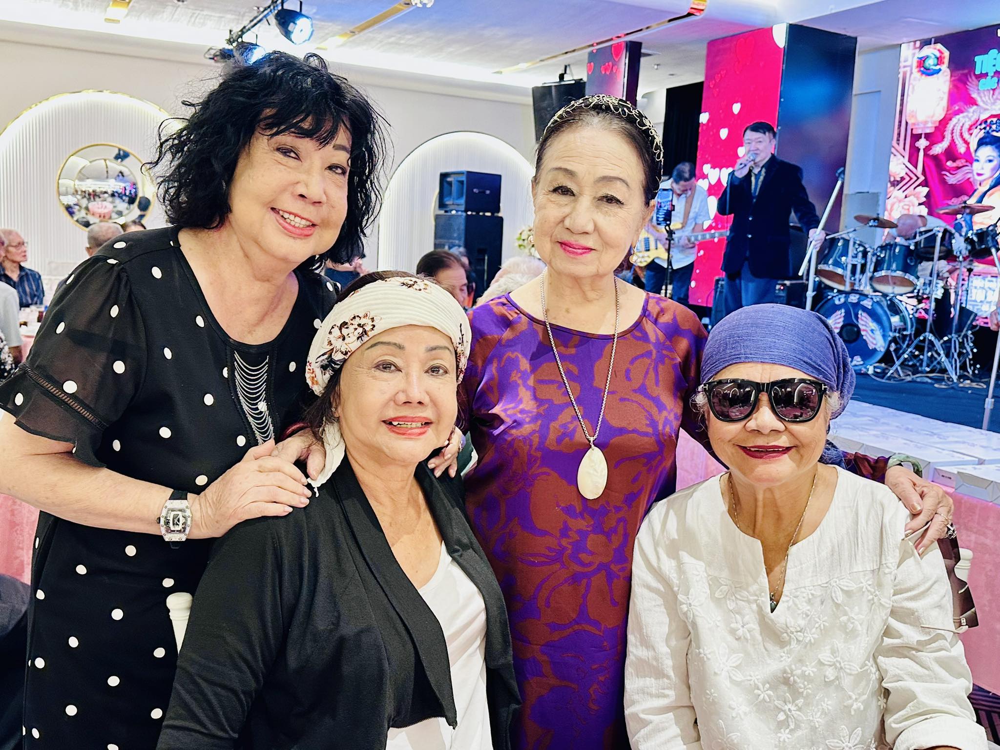 T&uacute; Trinh, Kiều Phượng Loan, Mỹ Chi &ndash; cuộc hội ngộ bất ngờ với ca kh&uacute;c "Lệ đ&aacute;" - Ảnh 4.
