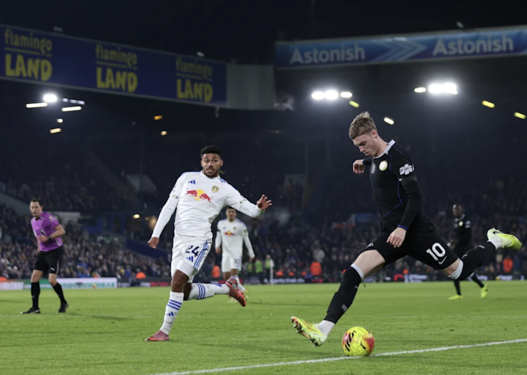 Chelsea thua sốc t&acirc;n binh Ngoại hạng, Leeds United mơ tho&aacute;t hiểm - Ảnh 4.