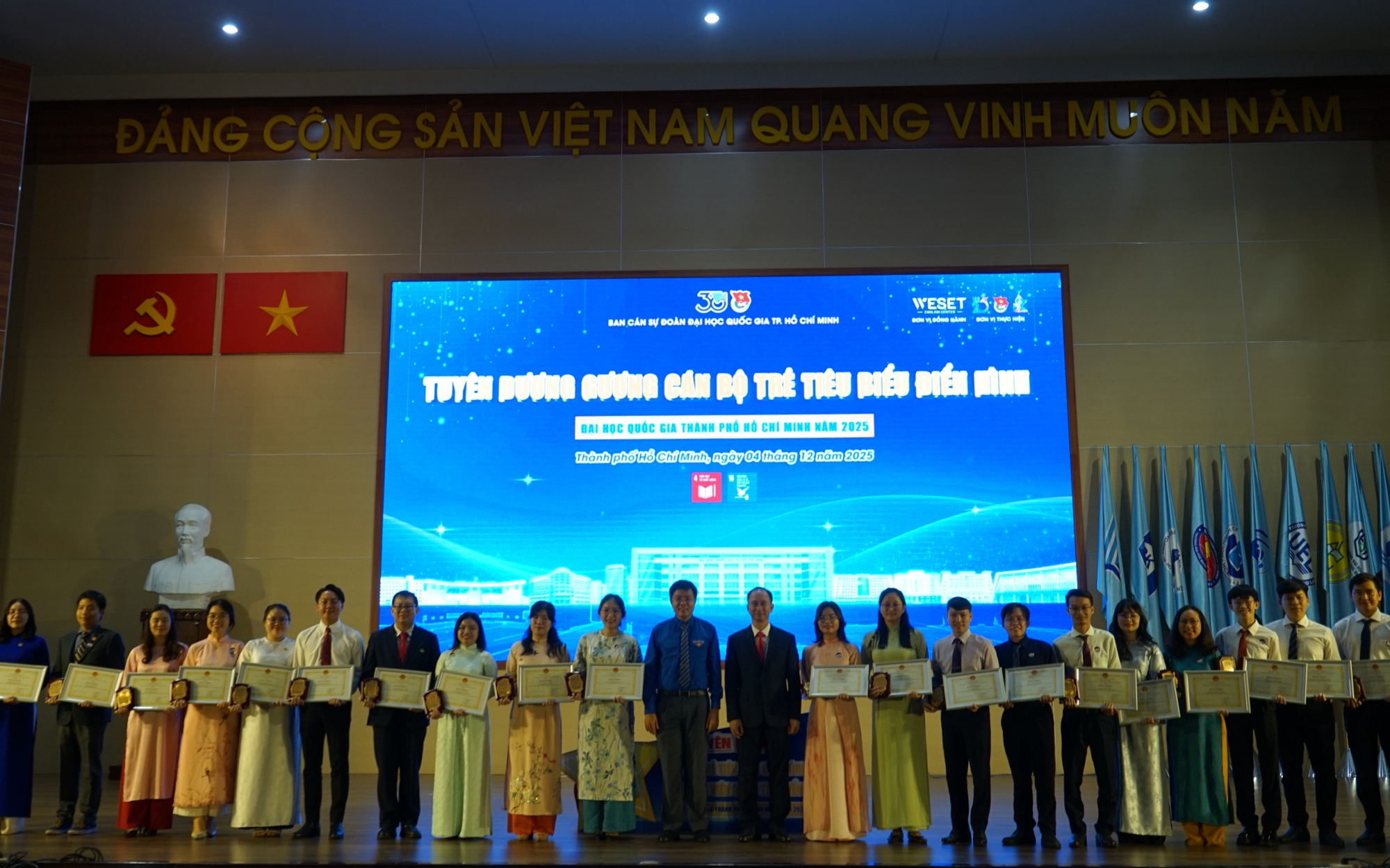 Vinh danh 561 cán bộ trẻ tiêu biểu và sinh viên 5 tốt ĐHQG TPHCM