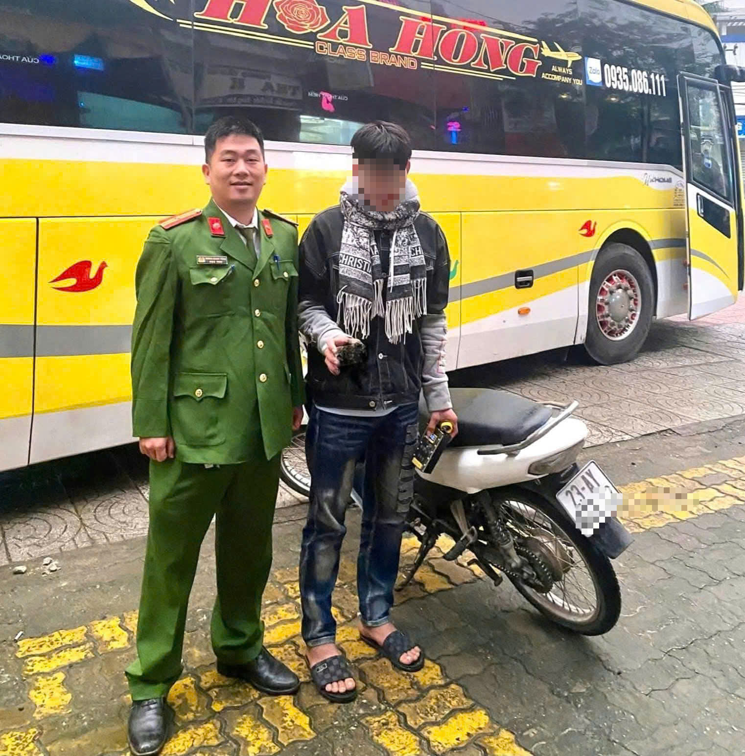 L&aacute;i xe m&aacute;y đi gặp "bạn g&aacute;i online", thanh ni&ecirc;n 18 tuổi bị lạc, nhịn đ&oacute;i 2 ng&agrave;y - Ảnh 1.