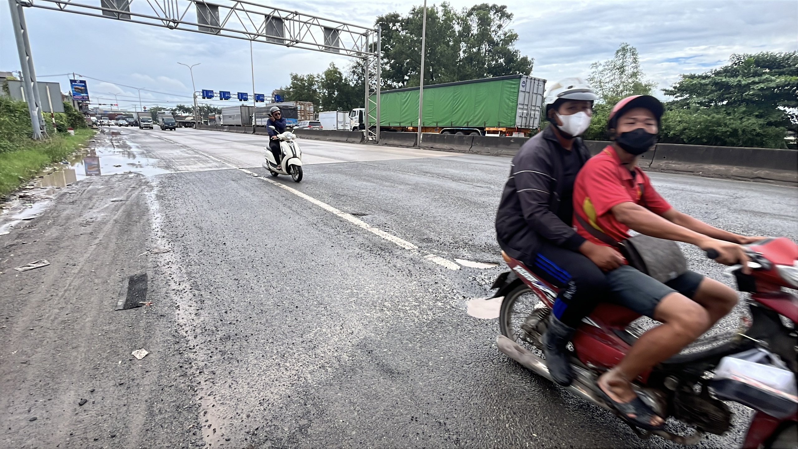 H&igrave;nh ảnh con đường &lsquo;đau khổ&rsquo; Quốc lộ 51 ở Đồng Nai - Ảnh 15.