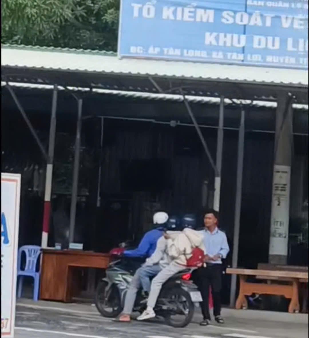 An Giang đang l&agrave;m r&otilde; vụ những phản &aacute;nh tại nghiệp đo&agrave;n xe &ocirc;m N&uacute;i Cấm - Ảnh 1.