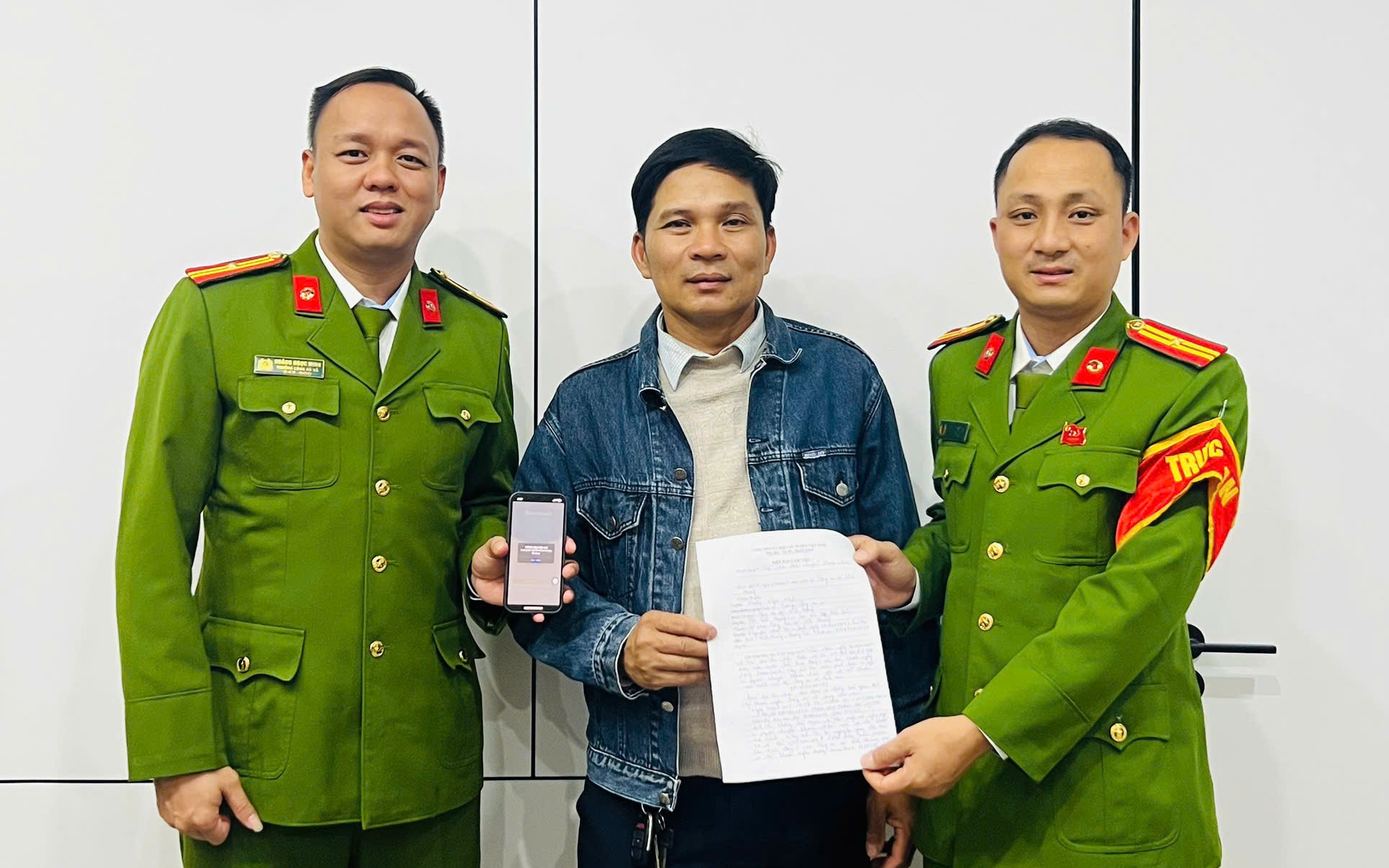 Một người dân ở Quảng Trị vừa chuyển trả số tiền lớn chuyển nhầm vào tài khoản