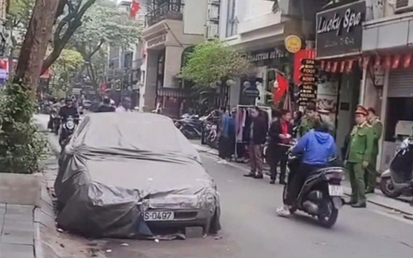 Bất ngờ nguồn gốc chiếc hạng sang Mercedes S63 bị "bỏ rơi" 10 năm trên vỉa hè - Ảnh 2.