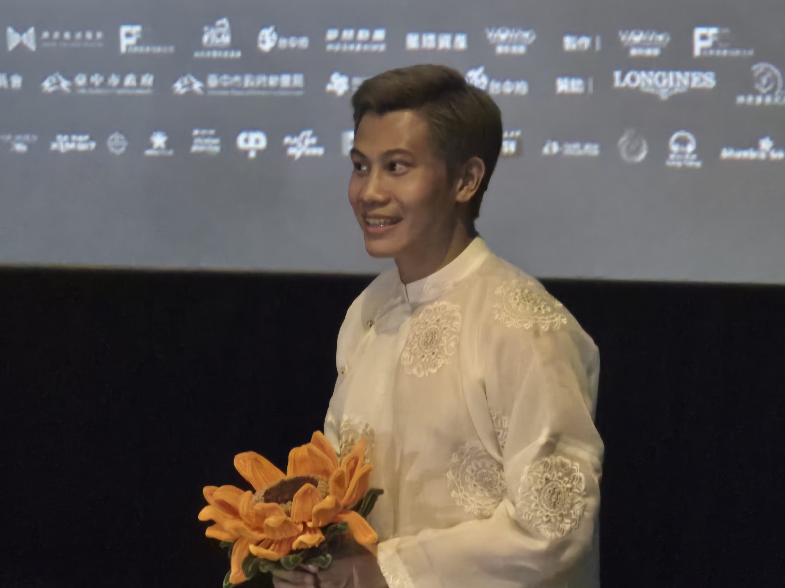 Anh Tạ "Mưa đỏ" đọ sắc với mỹ nam L&acirc;m B&aacute;ch Ho&agrave;nh - Ảnh 6.