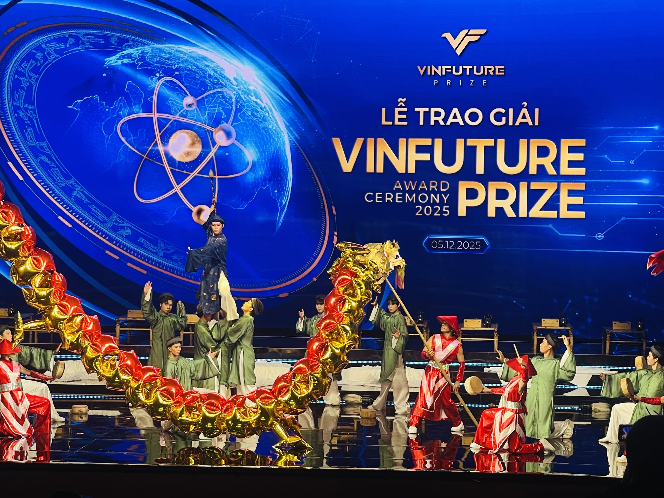 VinFuture 2025 vinh danh những kh&aacute;m ph&aacute; khoa học xuất sắc - Ảnh 1.